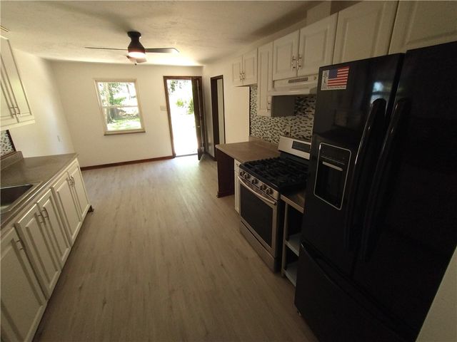 9215 Vantine St, Penn Hills, PA 15235
