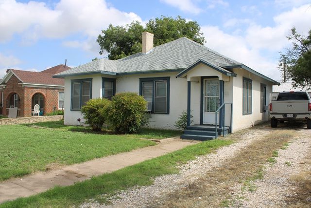 1002 Broadway Street, Ballinger, TX 76821