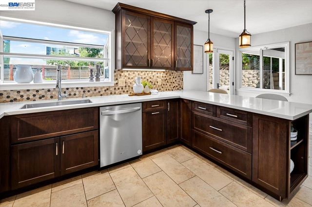4592 Edwards Ln, Castro Valley, CA 94546