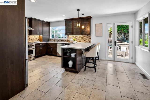 4592 Edwards Ln, Castro Valley, CA 94546