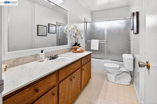 4592 Edwards Ln, Castro Valley, CA 94546