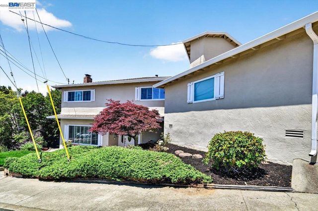 4592 Edwards Ln, Castro Valley, CA 94546