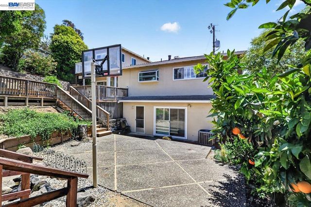 4592 Edwards Ln, Castro Valley, CA 94546