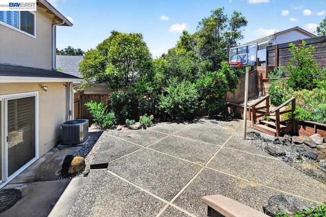 4592 Edwards Ln, Castro Valley, CA 94546