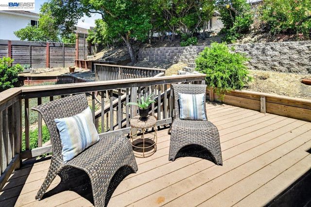 4592 Edwards Ln, Castro Valley, CA 94546