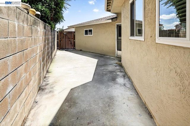 4592 Edwards Ln, Castro Valley, CA 94546