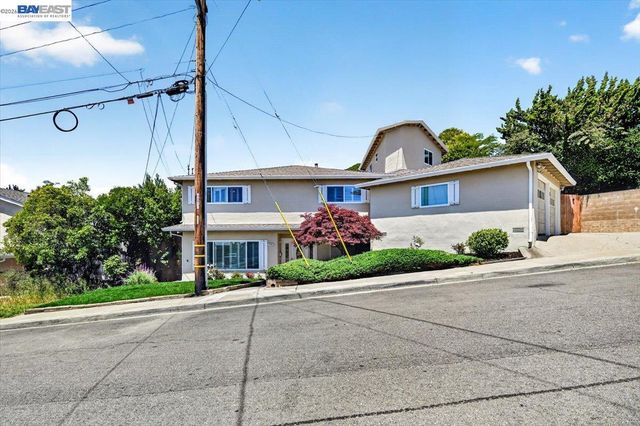 4592 Edwards Ln, Castro Valley, CA 94546