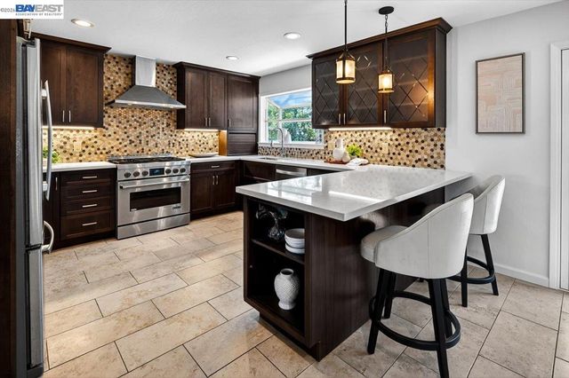 4592 Edwards Ln, Castro Valley, CA 94546