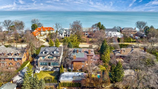 224 Sheridan Road, Kenilworth, IL 60043