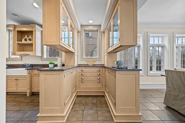 224 Sheridan Road, Kenilworth, IL 60043