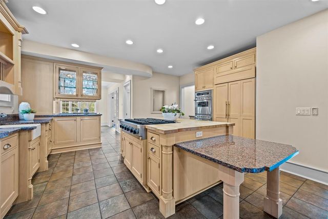 224 Sheridan Road, Kenilworth, IL 60043