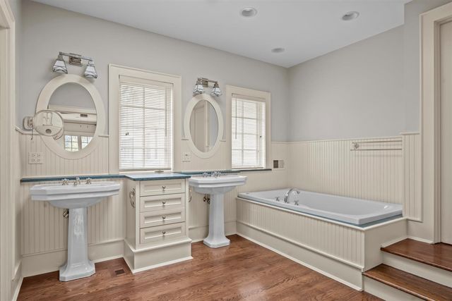 224 Sheridan Road, Kenilworth, IL 60043