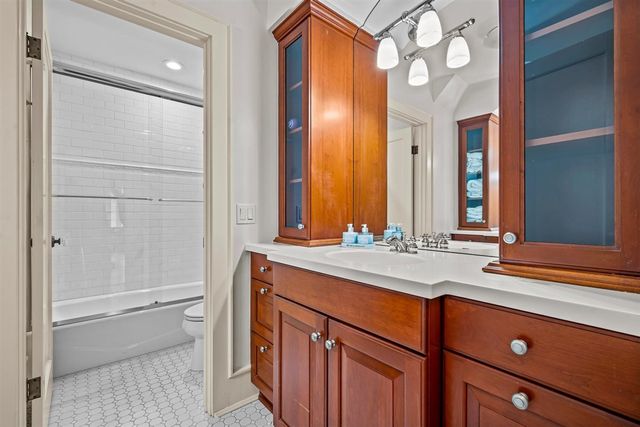 224 Sheridan Road, Kenilworth, IL 60043