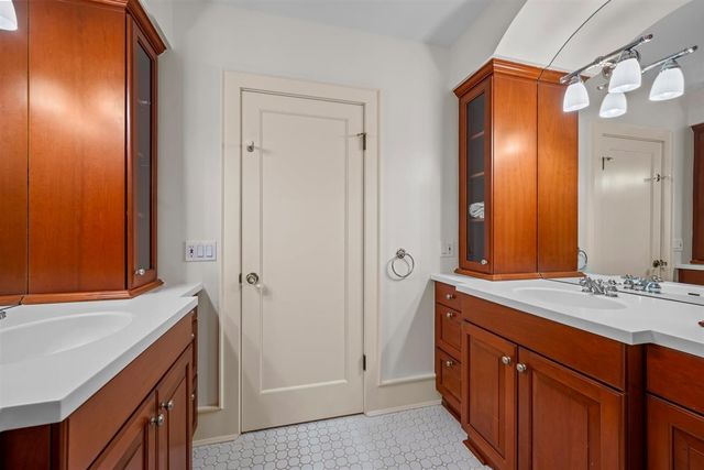 224 Sheridan Road, Kenilworth, IL 60043