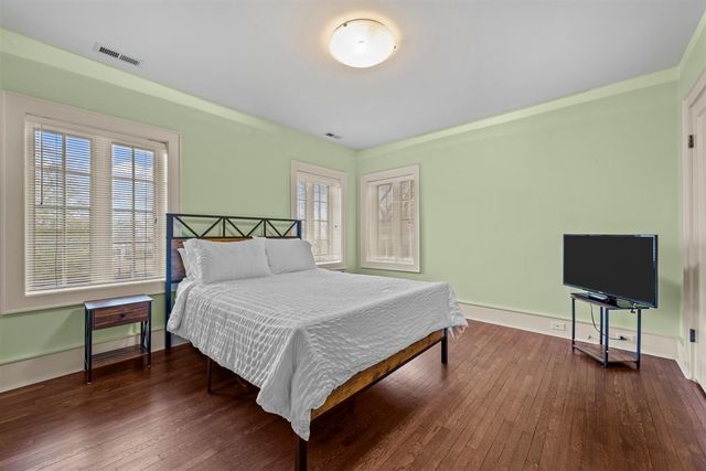 224 Sheridan Road, Kenilworth, IL 60043