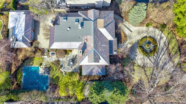 224 Sheridan Road, Kenilworth, IL 60043