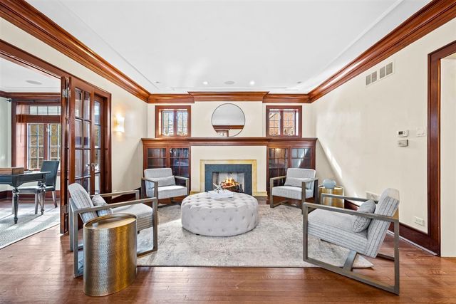 224 Sheridan Road, Kenilworth, IL 60043