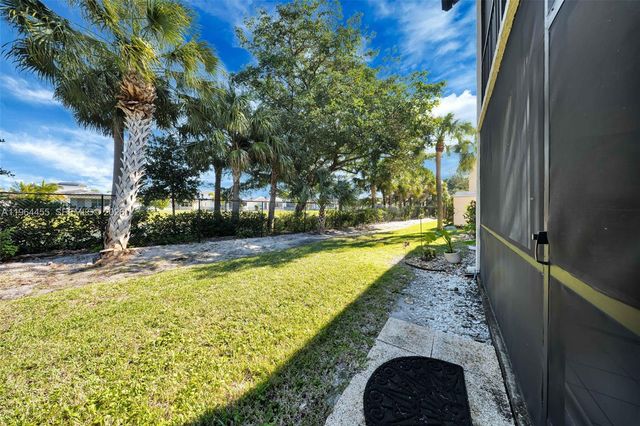 4040 Crystal Lake Dr 105 105, Deerfield Beach, FL 33064