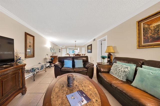 4040 Crystal Lake Dr 105 105, Deerfield Beach, FL 33064