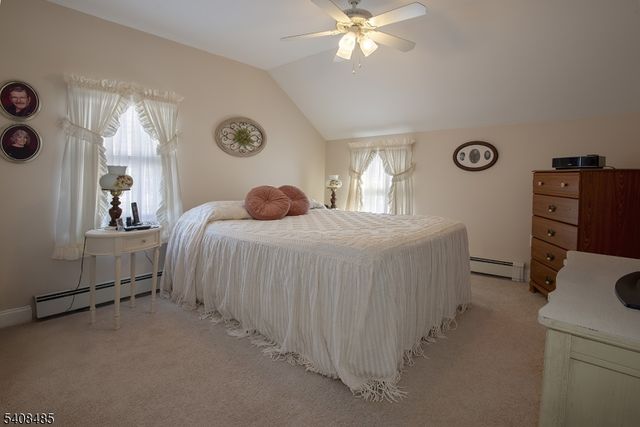 24 Shady Ln, Newton Town, NJ 07860