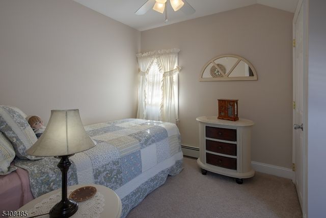 24 Shady Ln, Newton Town, NJ 07860