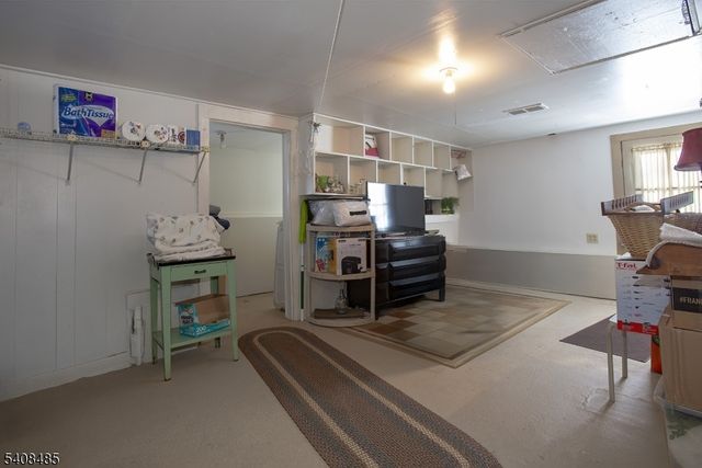 24 Shady Ln, Newton Town, NJ 07860