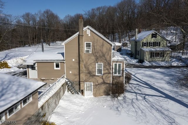 24 Shady Ln, Newton Town, NJ 07860