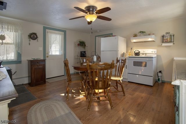 24 Shady Ln, Newton Town, NJ 07860