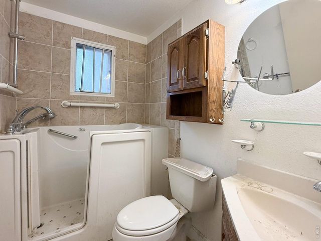 960 E 9th Ave, Broomfield, CO 80020