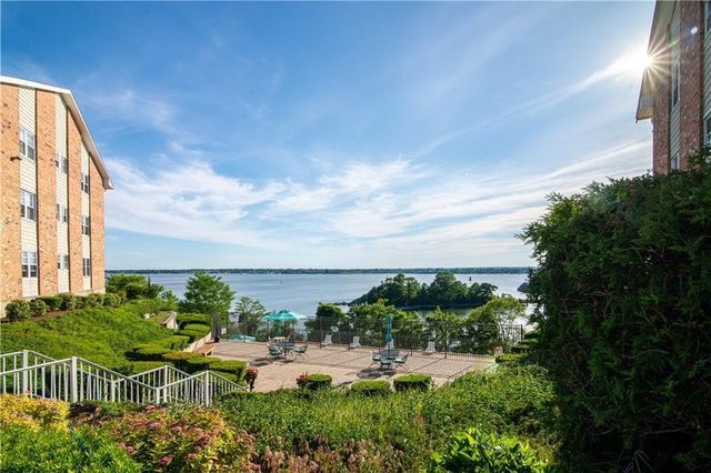 23 Bullocks Point Avenue 4A, East Providence, RI 02915