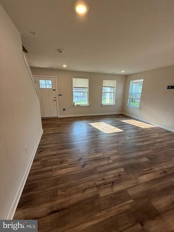 2 KUSY TER, Bridgeport, PA 19405
