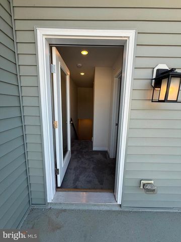 2 KUSY TER, Bridgeport, PA 19405