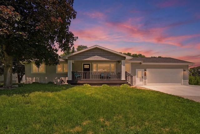 3553 E Shaulis Road, Waterloo, IA 50702
