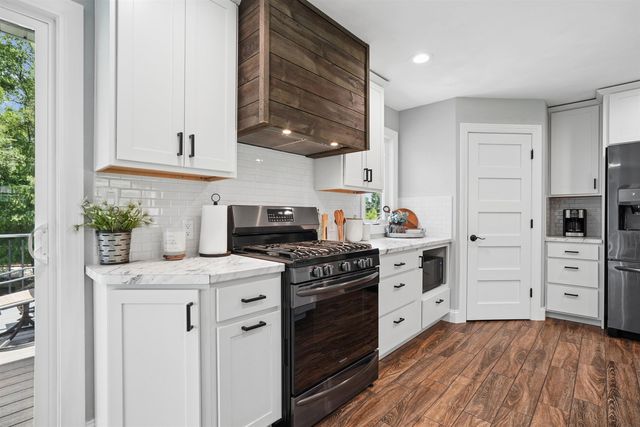 3553 E Shaulis Road, Waterloo, IA 50702