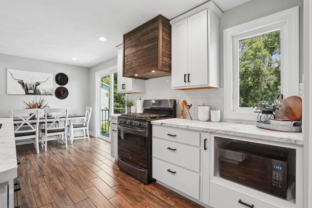 3553 E Shaulis Road, Waterloo, IA 50702