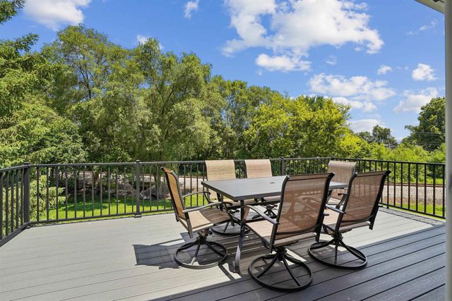 3553 E Shaulis Road, Waterloo, IA 50702