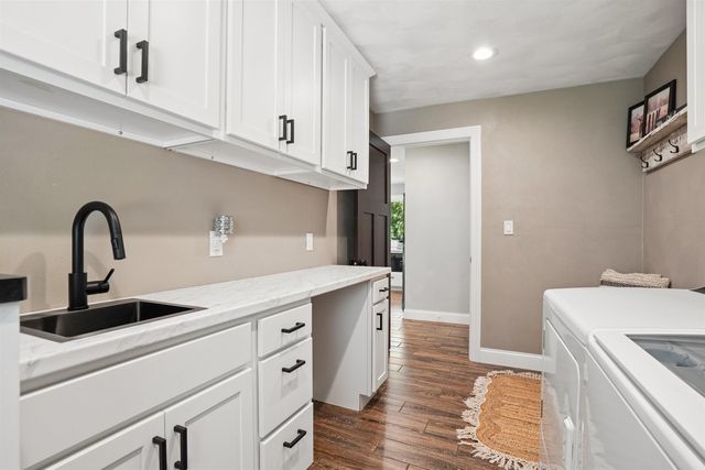 3553 E Shaulis Road, Waterloo, IA 50702