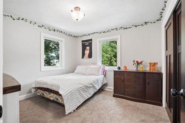 3553 E Shaulis Road, Waterloo, IA 50702