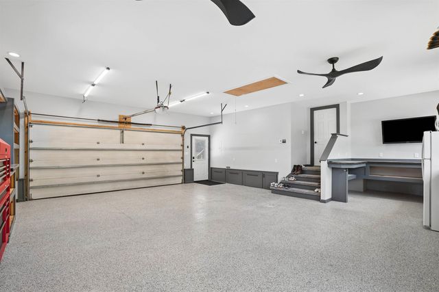 3553 E Shaulis Road, Waterloo, IA 50702