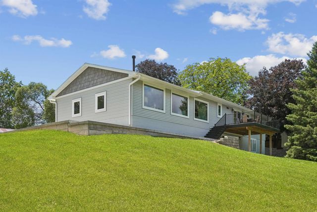 3553 E Shaulis Road, Waterloo, IA 50702