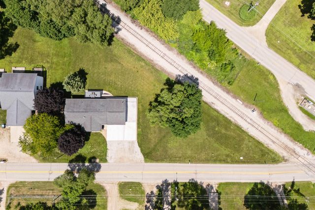 3553 E Shaulis Road, Waterloo, IA 50702