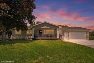 3553 E Shaulis Road, Waterloo, IA 50702