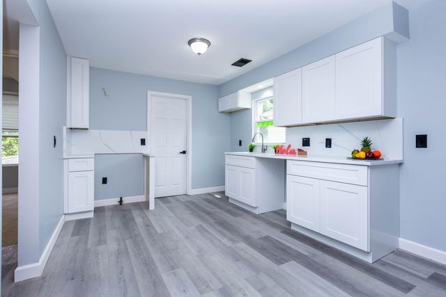 22714 Heussner Avenue, Warren, MI 48089