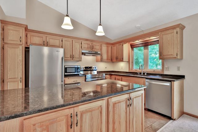 1098 Heather Drive, Woodbury, MN 55129