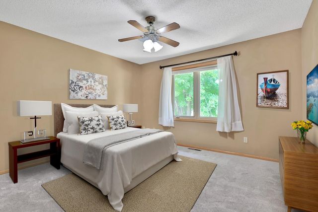 1098 Heather Drive, Woodbury, MN 55129
