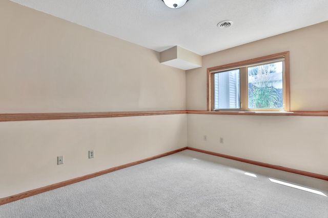1098 Heather Drive, Woodbury, MN 55129