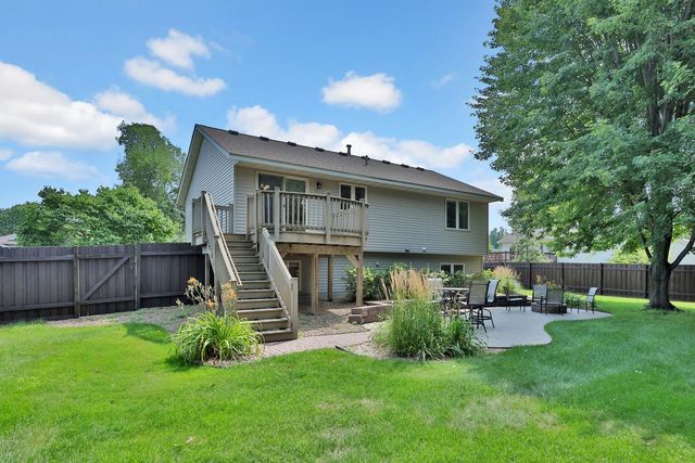 1098 Heather Drive, Woodbury, MN 55129
