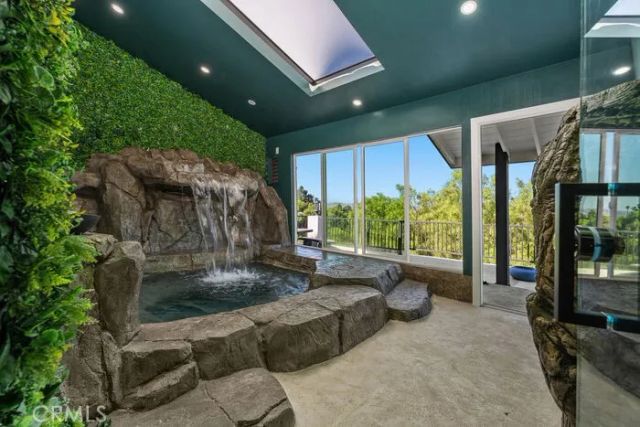 1711 Sirrine, Santa Ana, CA 92705