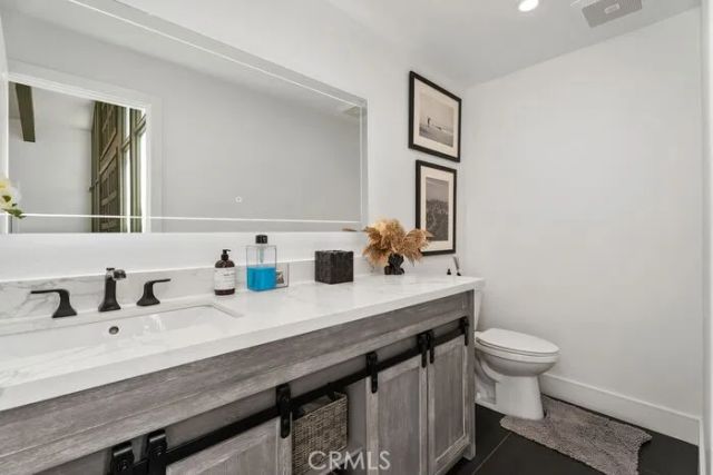 1711 Sirrine, Santa Ana, CA 92705