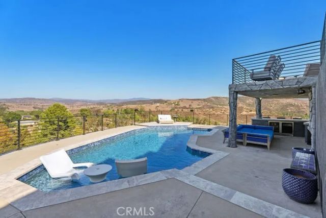 1711 Sirrine, Santa Ana, CA 92705